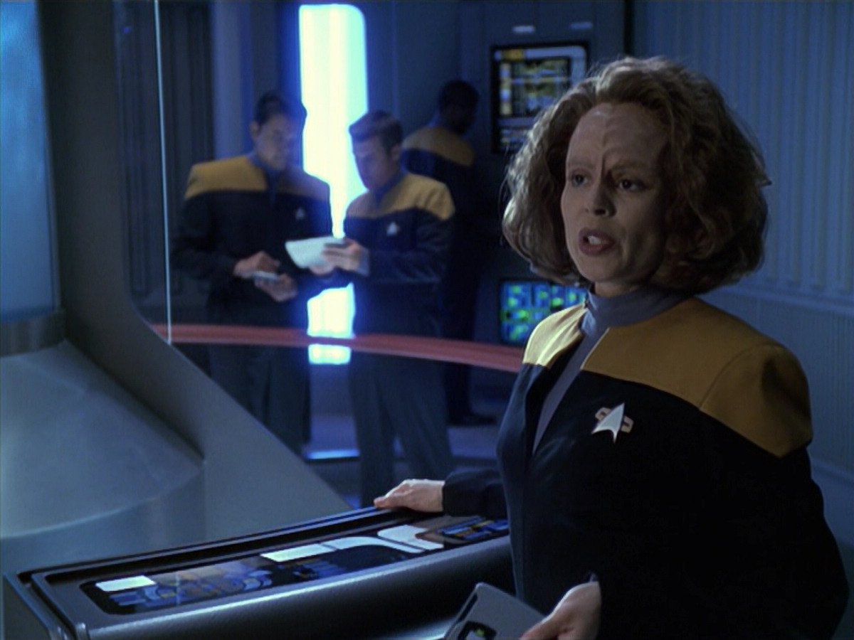 extant_StarTrek_VOY_6x13-Virtuoso_01262.jpg