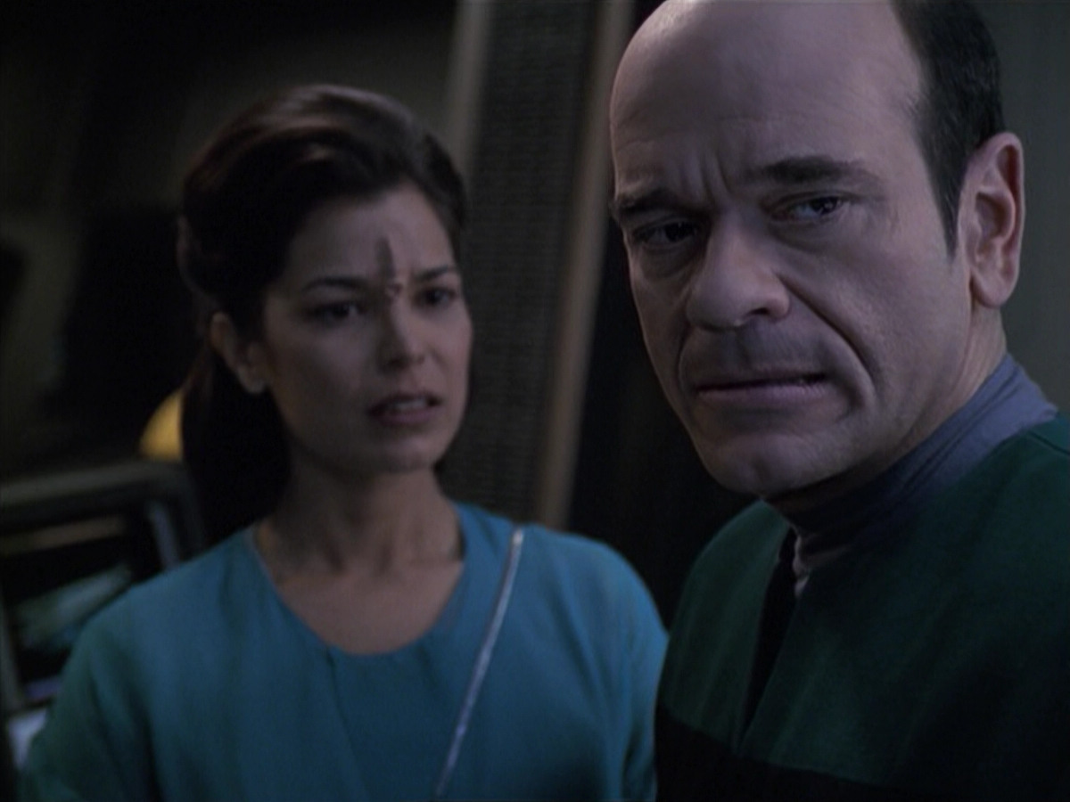 extant_StarTrek_VOY_6x13-Virtuoso_01265.jpg