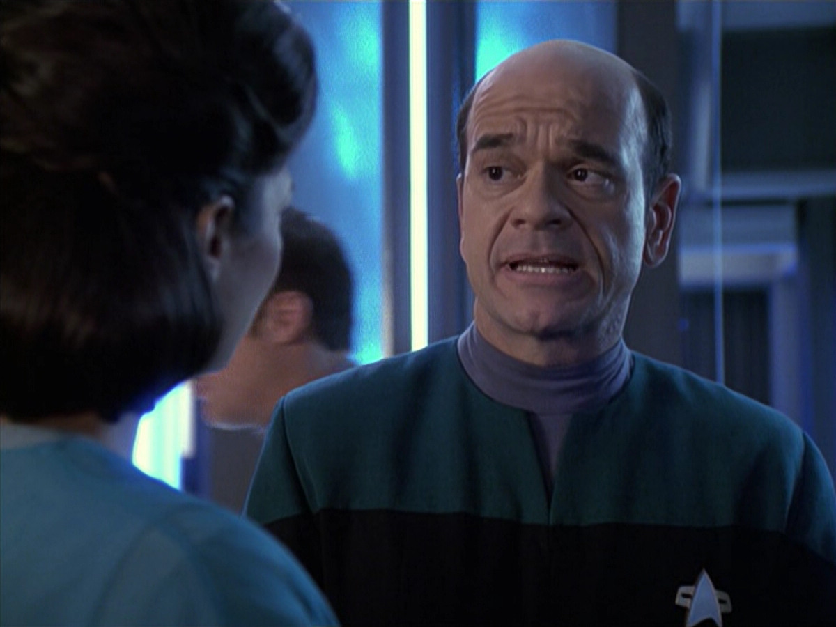 extant_StarTrek_VOY_6x13-Virtuoso_01279.jpg