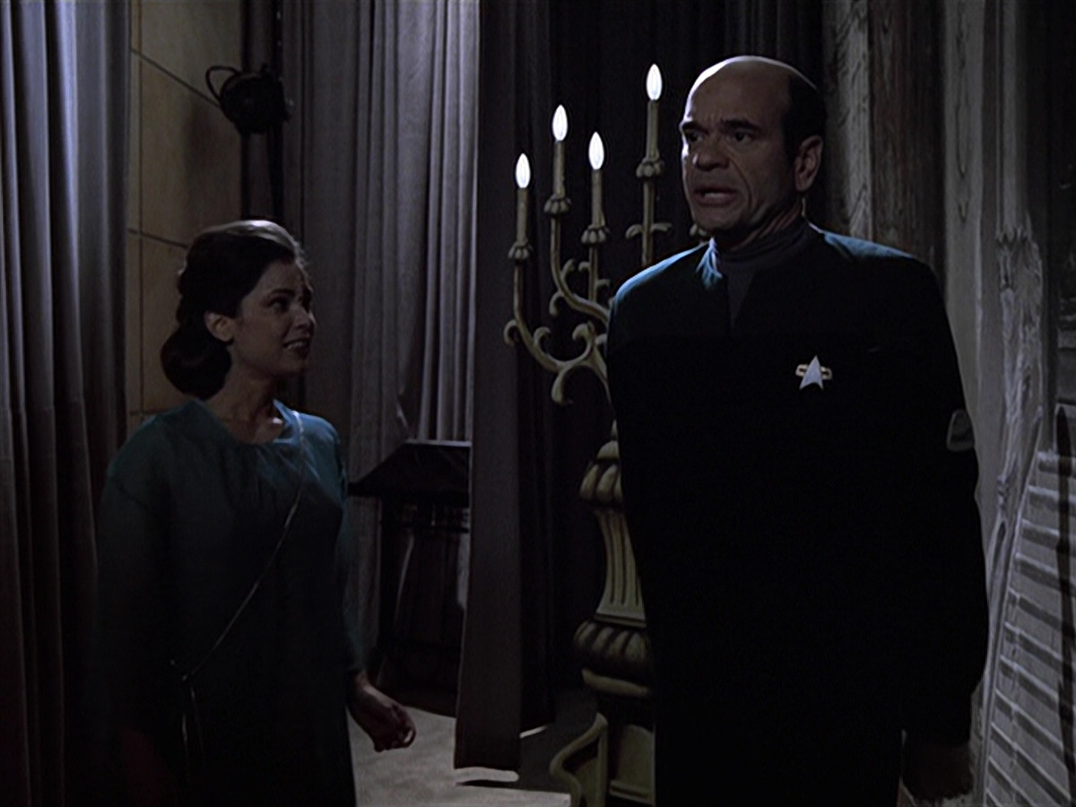 extant_StarTrek_VOY_6x13-Virtuoso_01299.jpg