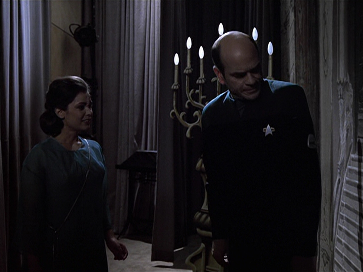 extant_StarTrek_VOY_6x13-Virtuoso_01300.jpg