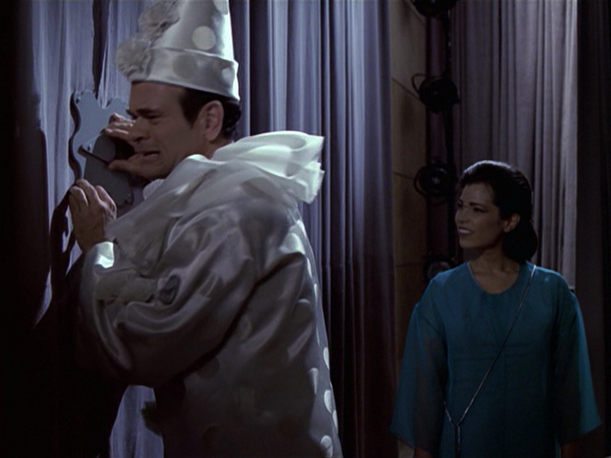 extant_StarTrek_VOY_6x13-Virtuoso_01322.jpg