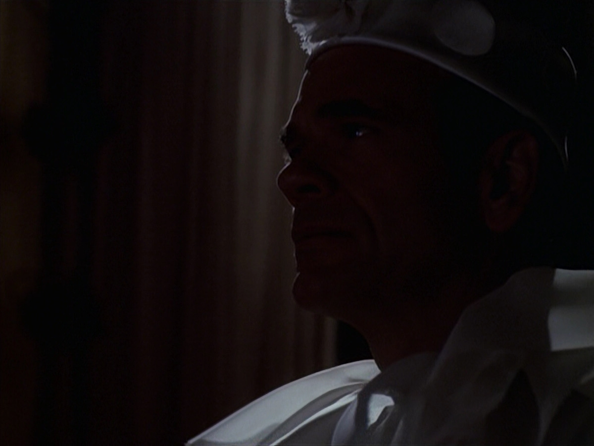 extant_StarTrek_VOY_6x13-Virtuoso_01370.jpg