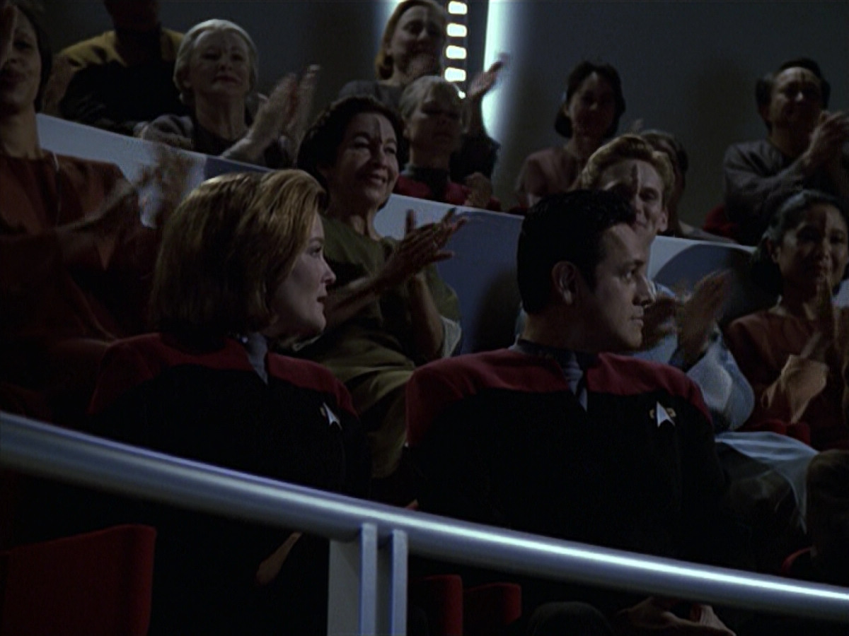 extant_StarTrek_VOY_6x13-Virtuoso_01397.jpg
