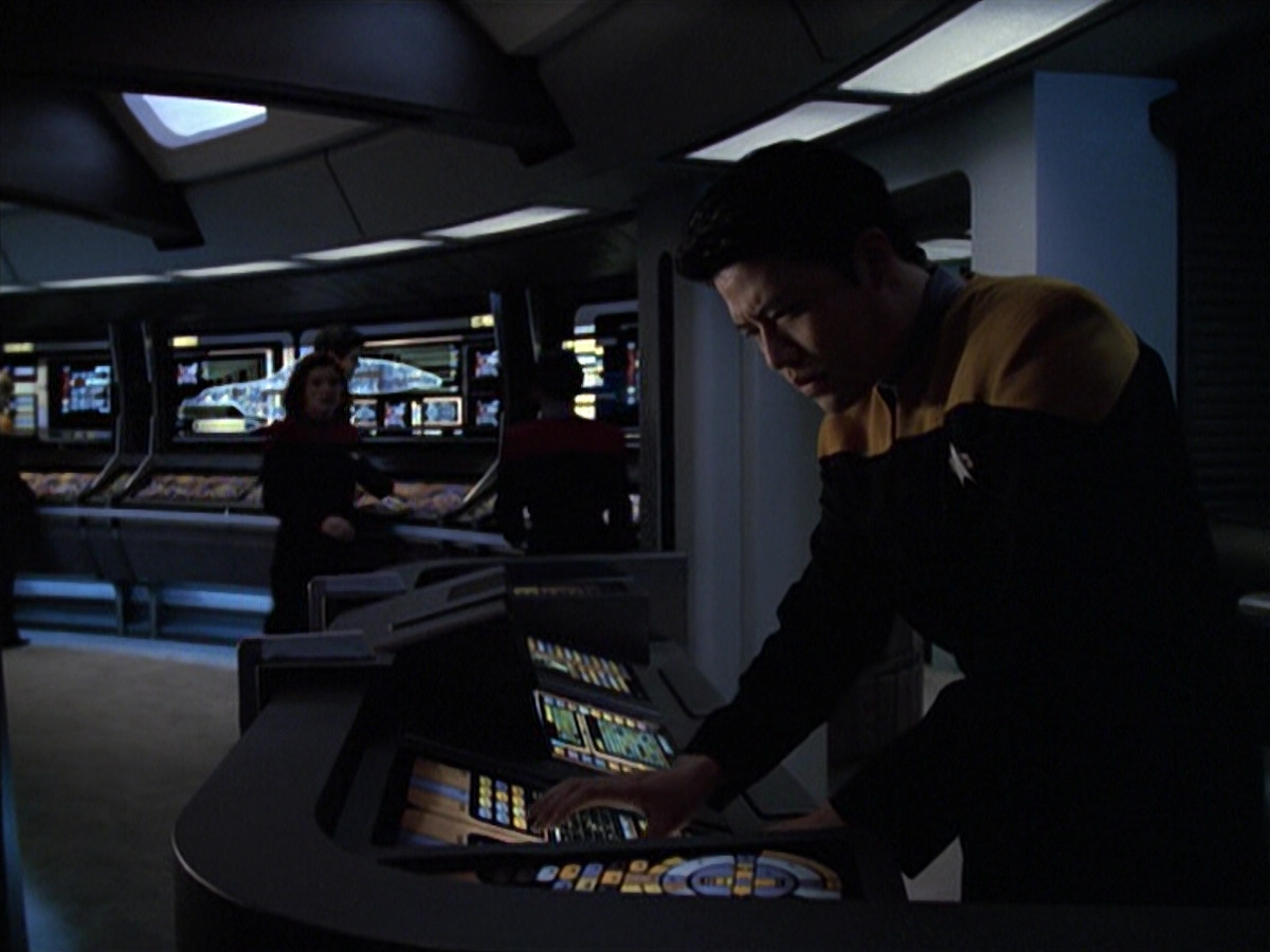 extant_StarTrek_VOY_6x13-Virtuoso_01426.jpg