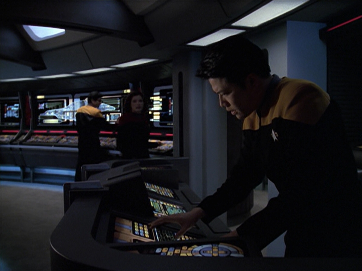 extant_StarTrek_VOY_6x13-Virtuoso_01427.jpg