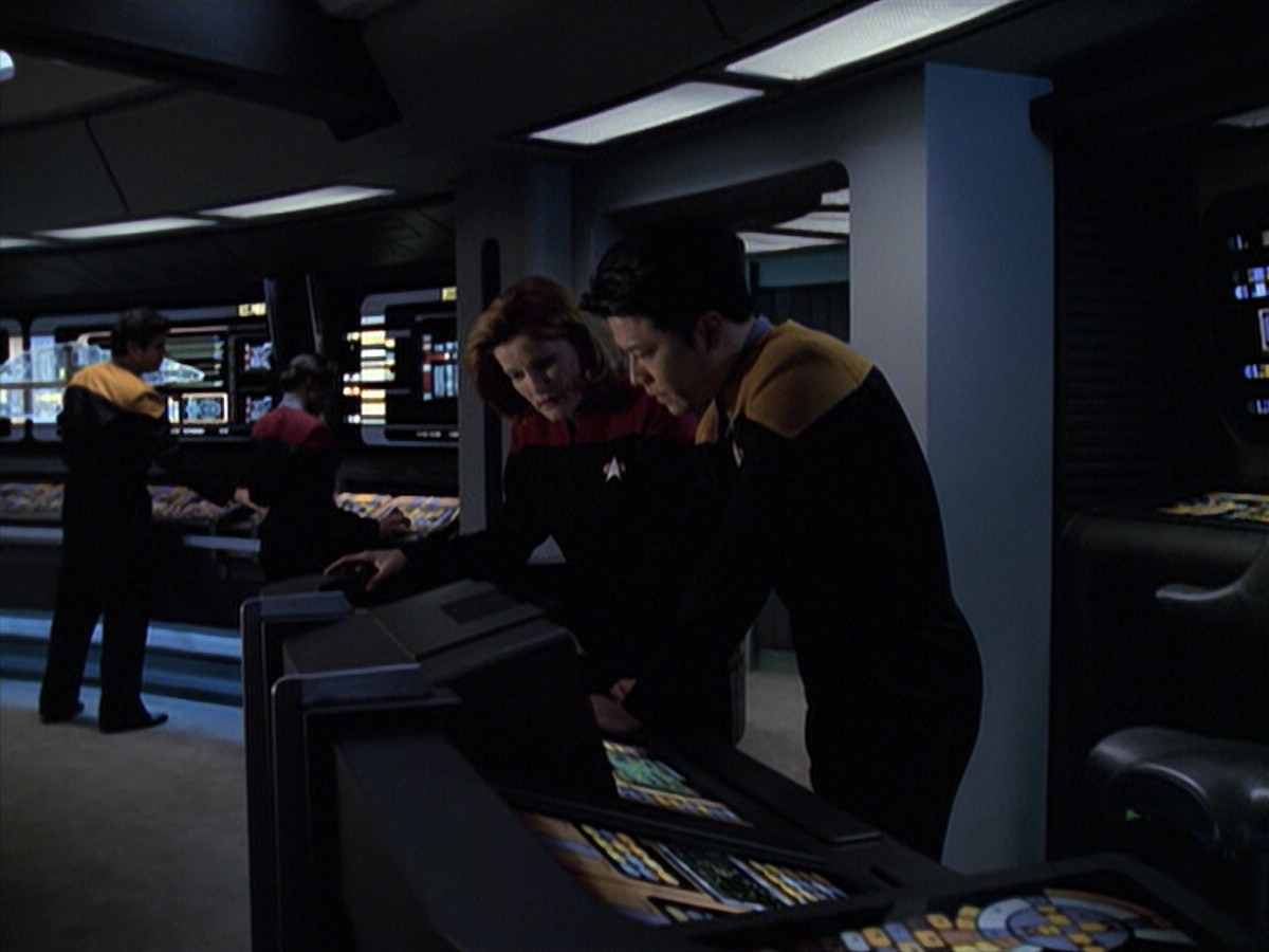 extant_StarTrek_VOY_6x13-Virtuoso_01432.jpg