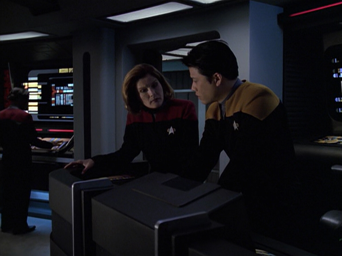 extant_StarTrek_VOY_6x13-Virtuoso_01439.jpg