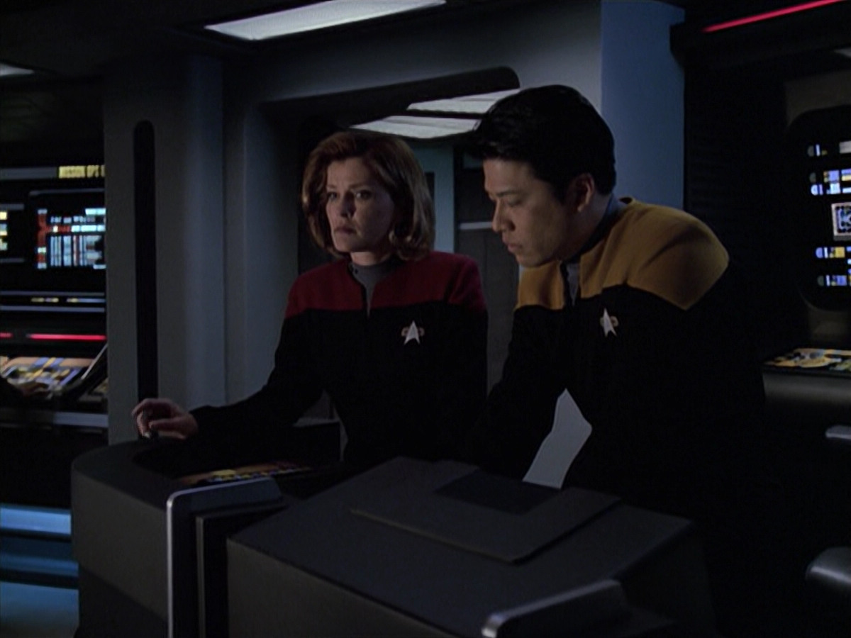 extant_StarTrek_VOY_6x13-Virtuoso_01441.jpg