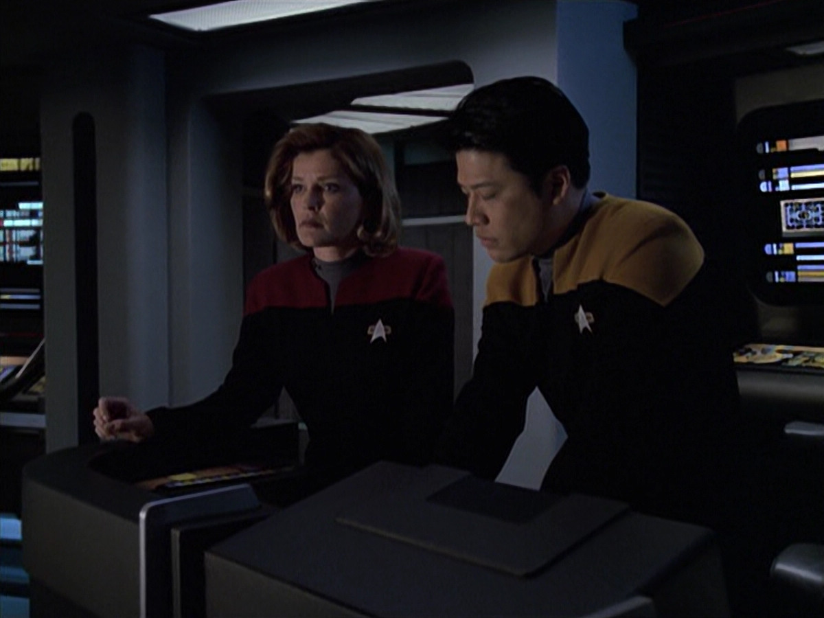 extant_StarTrek_VOY_6x13-Virtuoso_01442.jpg