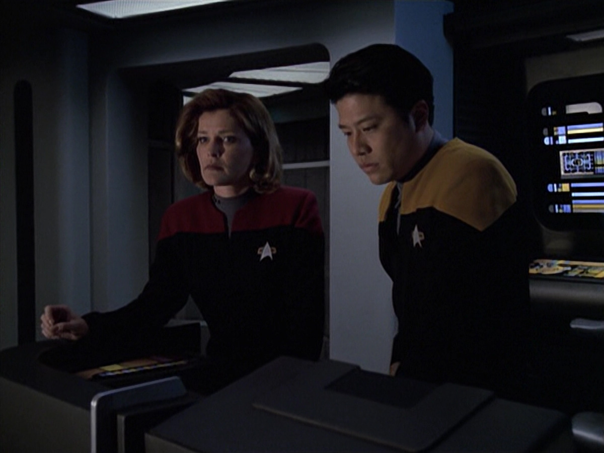 extant_StarTrek_VOY_6x13-Virtuoso_01443.jpg