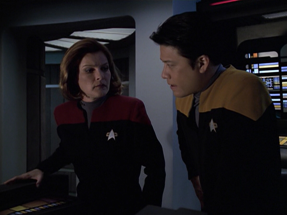 extant_StarTrek_VOY_6x13-Virtuoso_01447.jpg
