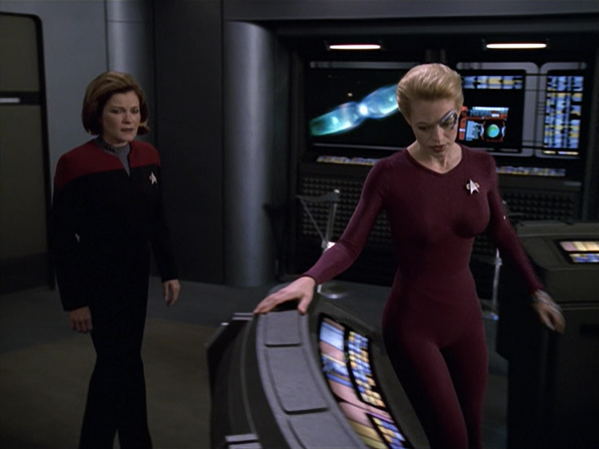 extant_StarTrek_VOY_6x13-Virtuoso_01461.jpg