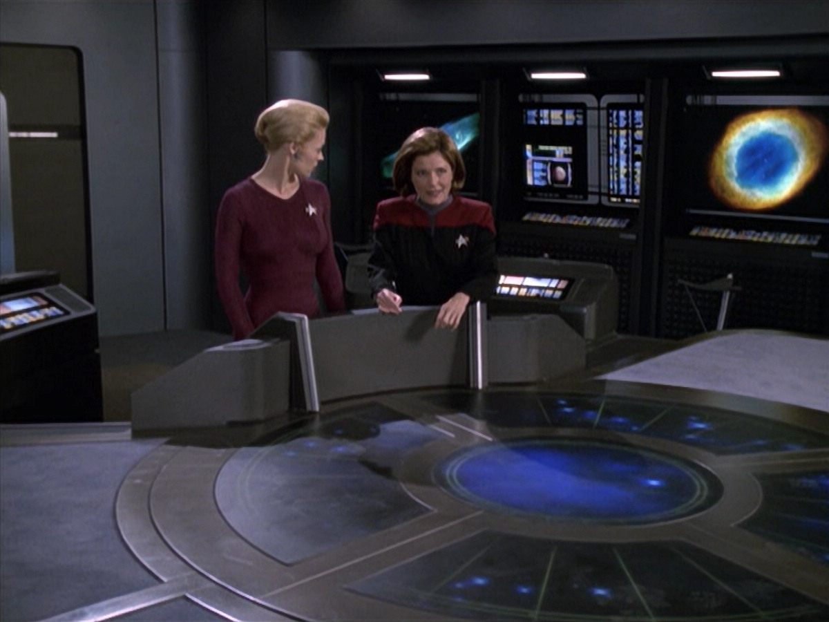 extant_StarTrek_VOY_6x13-Virtuoso_01526.jpg
