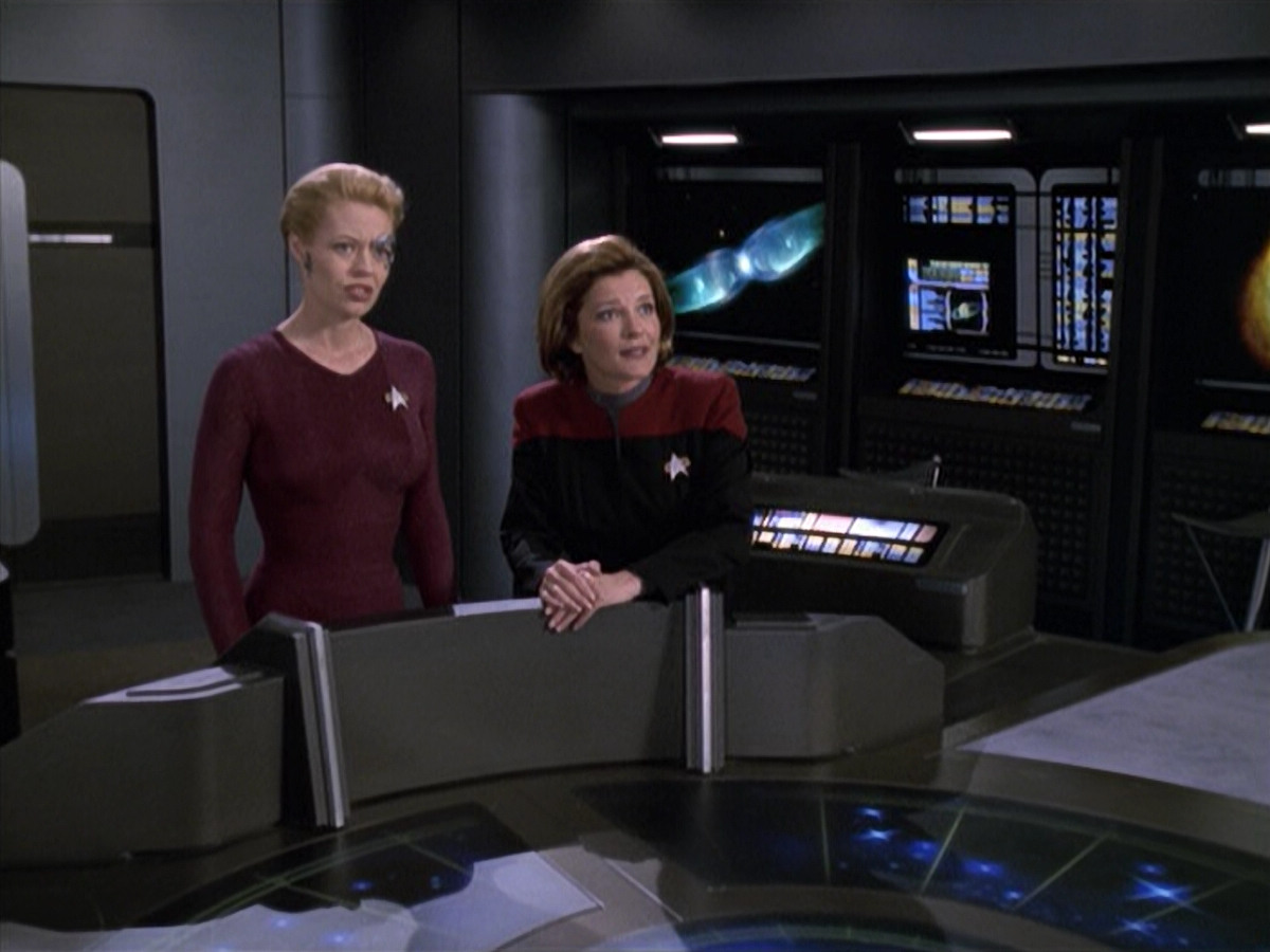 extant_StarTrek_VOY_6x13-Virtuoso_01542.jpg