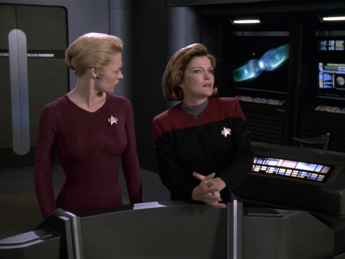 extant_StarTrek_VOY_6x13-Virtuoso_01552.jpg