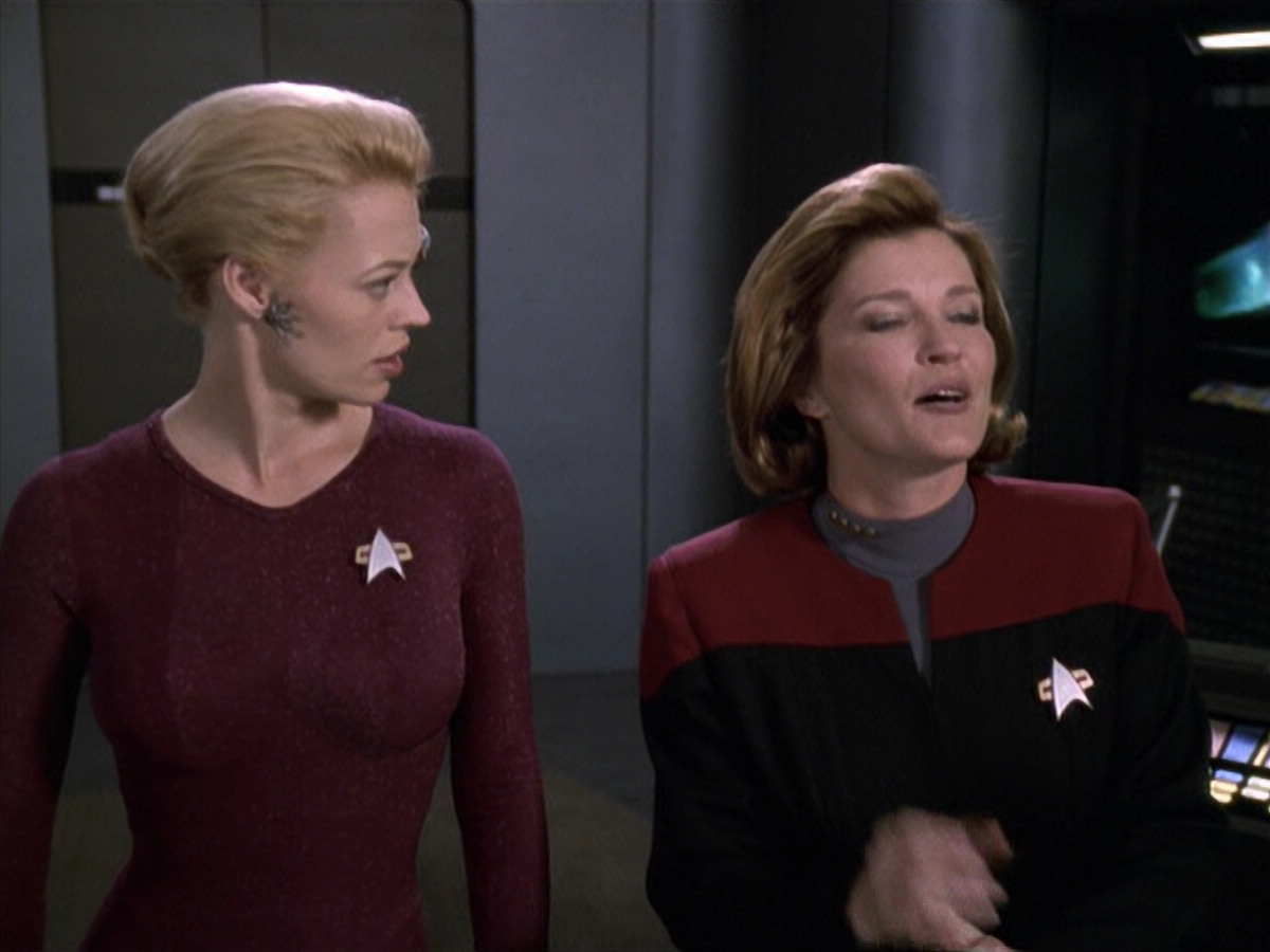 extant_StarTrek_VOY_6x13-Virtuoso_01583.jpg