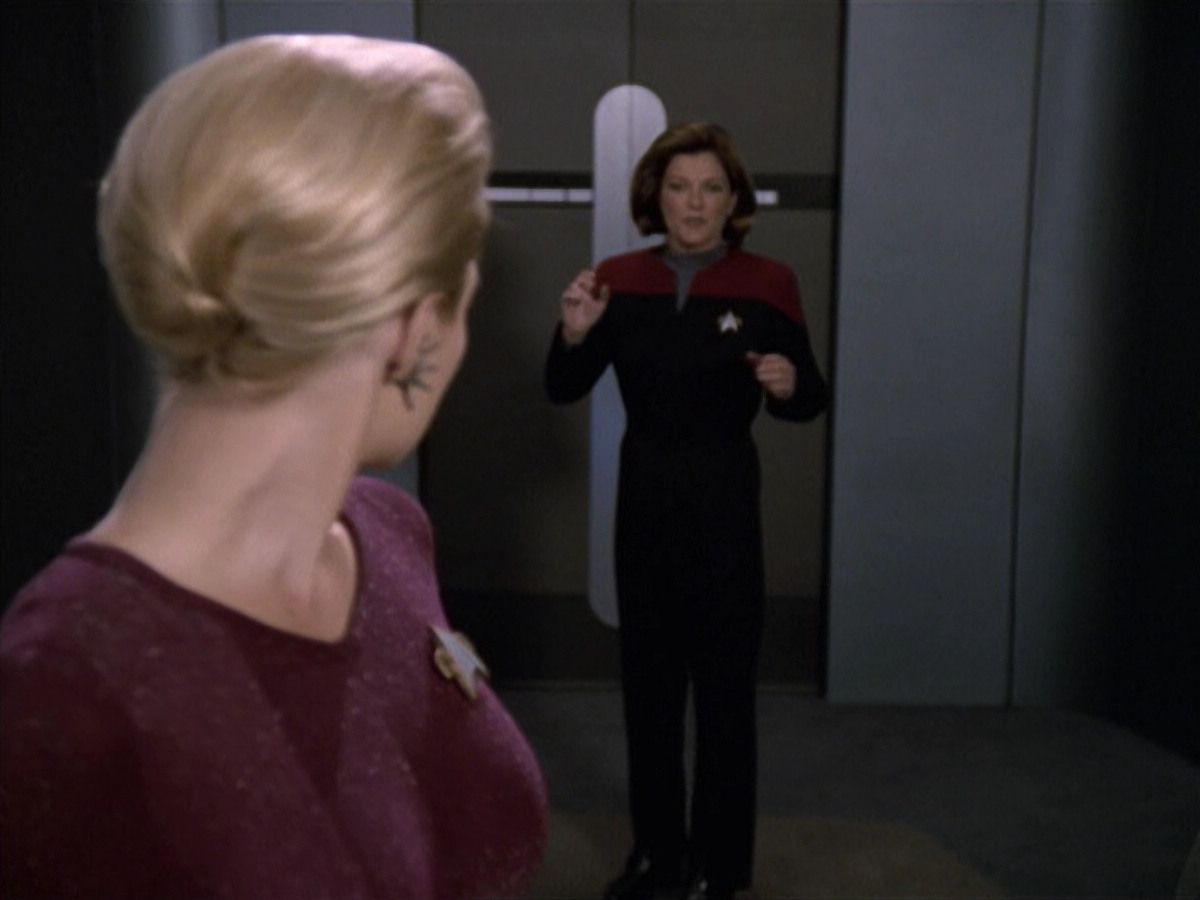 extant_StarTrek_VOY_6x13-Virtuoso_01610.jpg