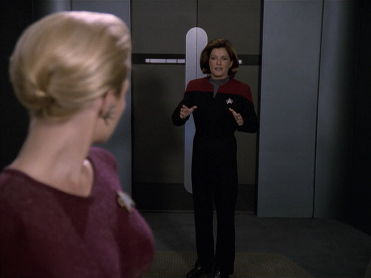 extant_StarTrek_VOY_6x13-Virtuoso_01611.jpg