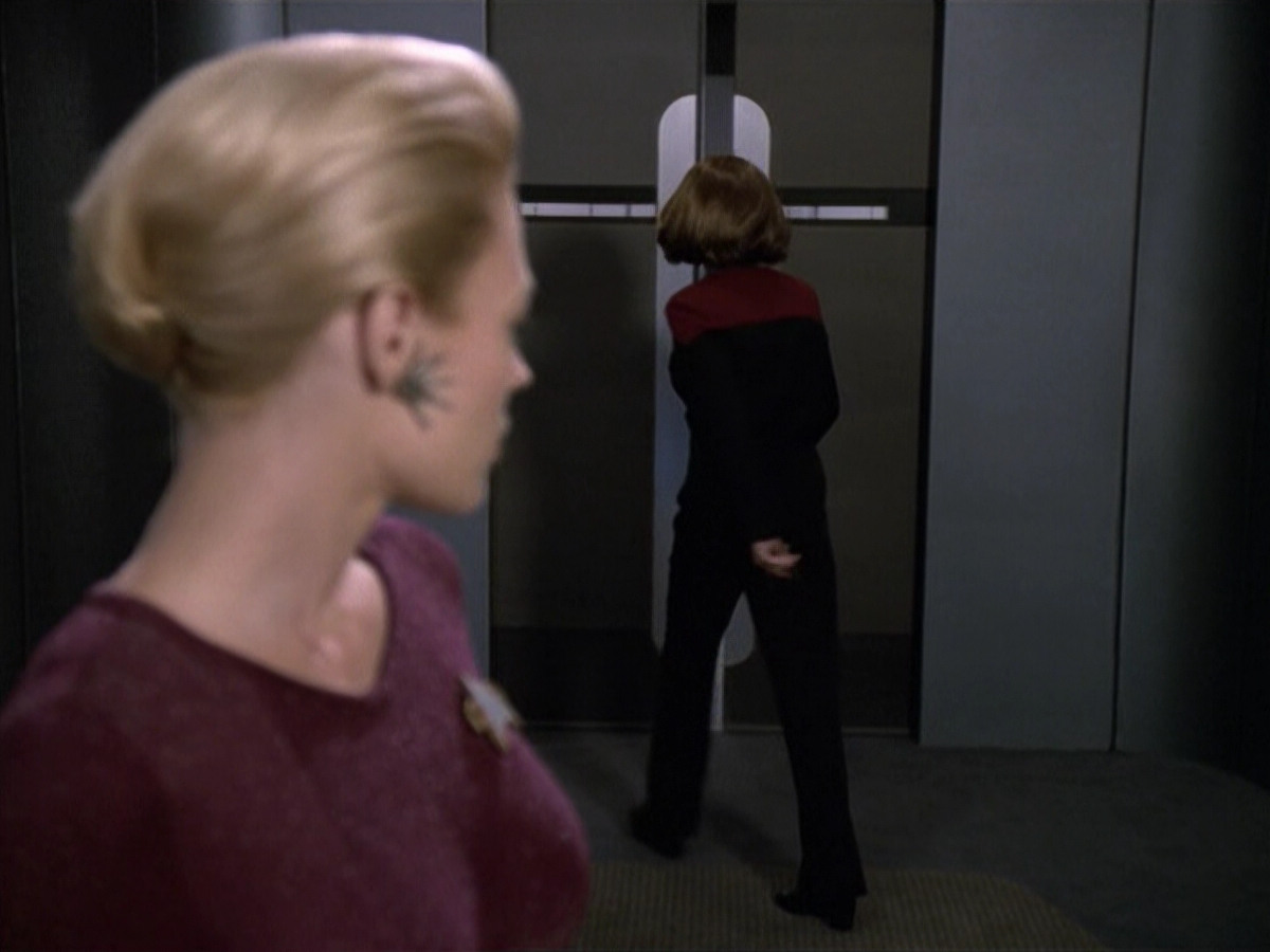 extant_StarTrek_VOY_6x13-Virtuoso_01618.jpg