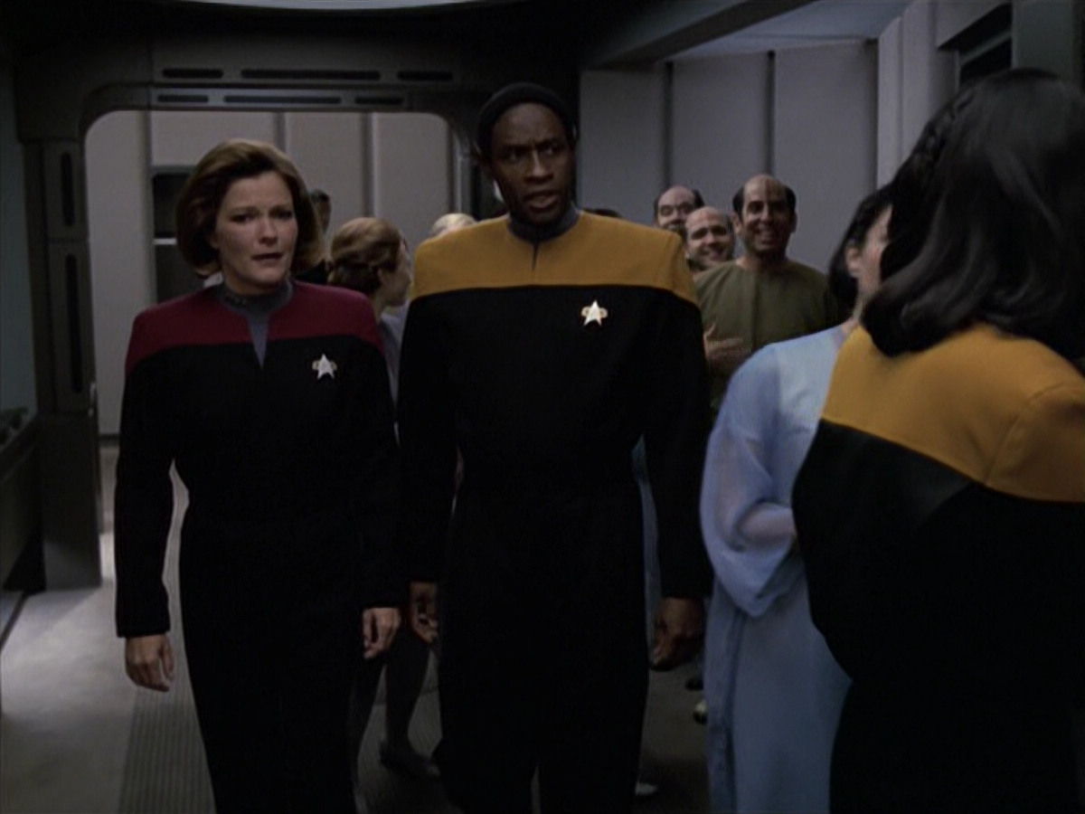 extant_StarTrek_VOY_6x13-Virtuoso_01639.jpg