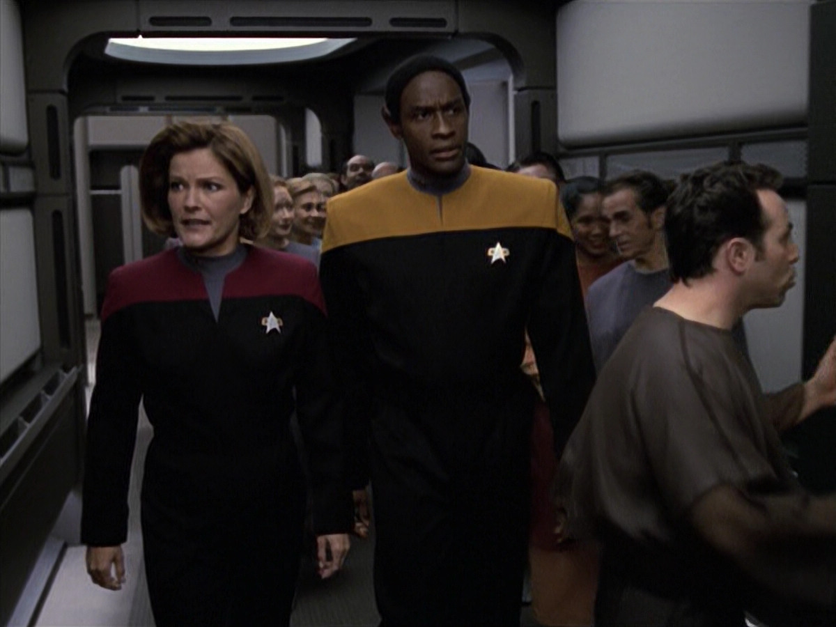 extant_StarTrek_VOY_6x13-Virtuoso_01644.jpg