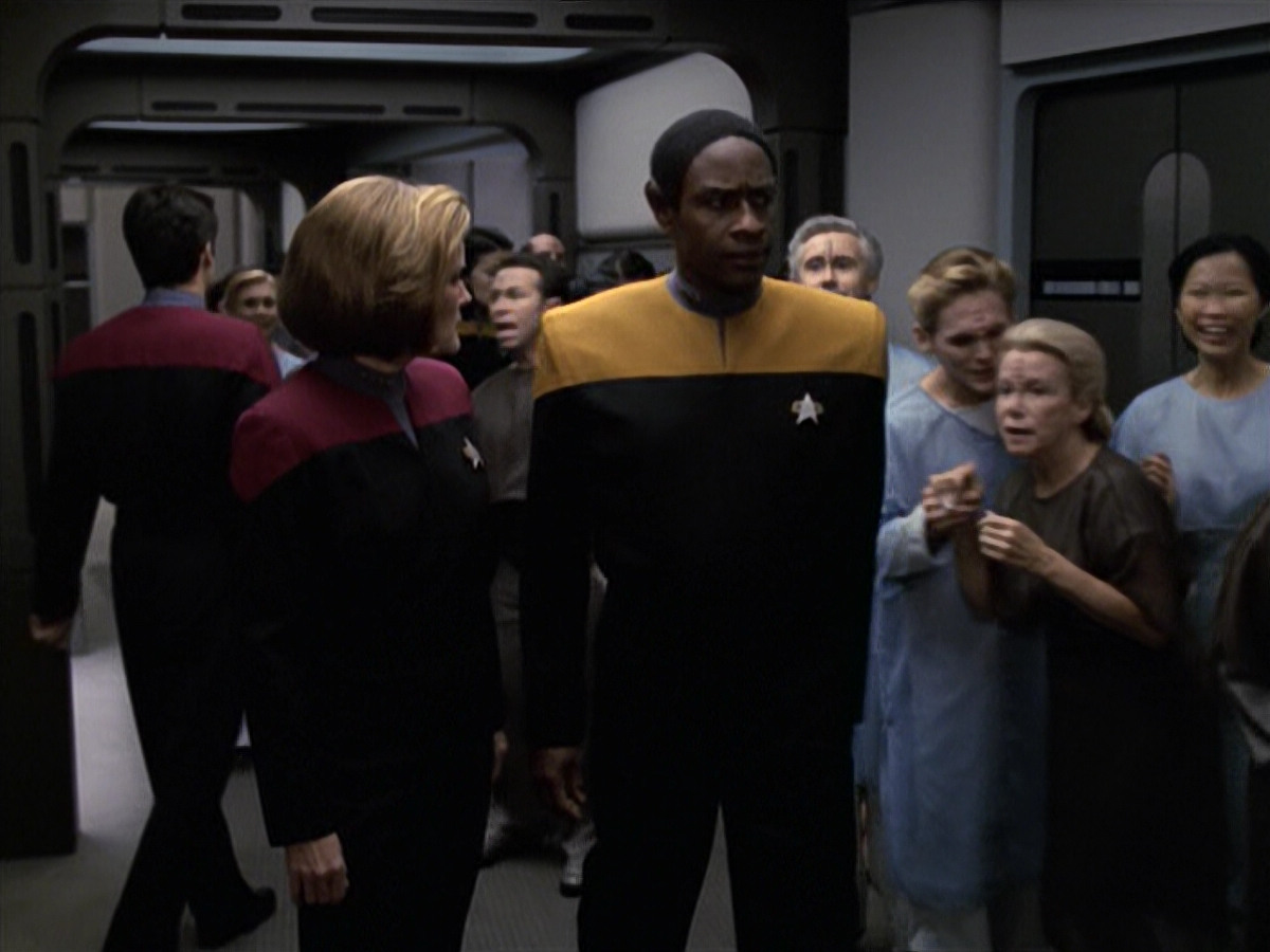 extant_StarTrek_VOY_6x13-Virtuoso_01648.jpg
