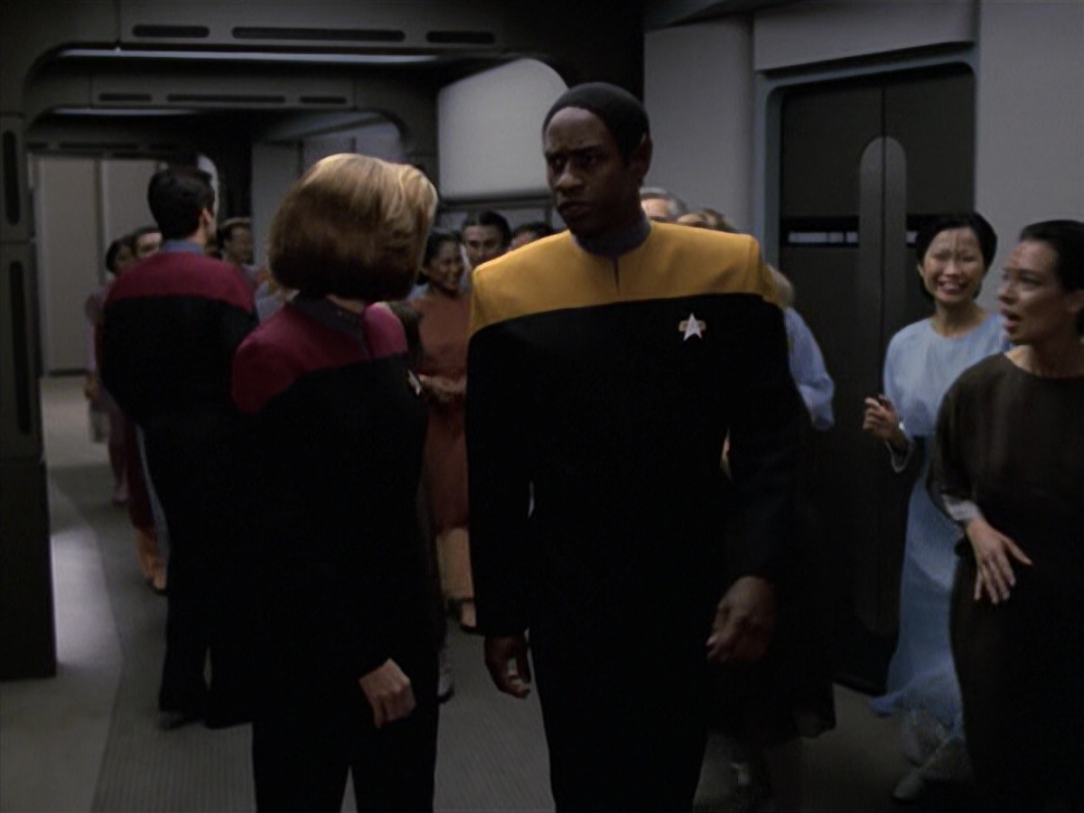 extant_StarTrek_VOY_6x13-Virtuoso_01649.jpg