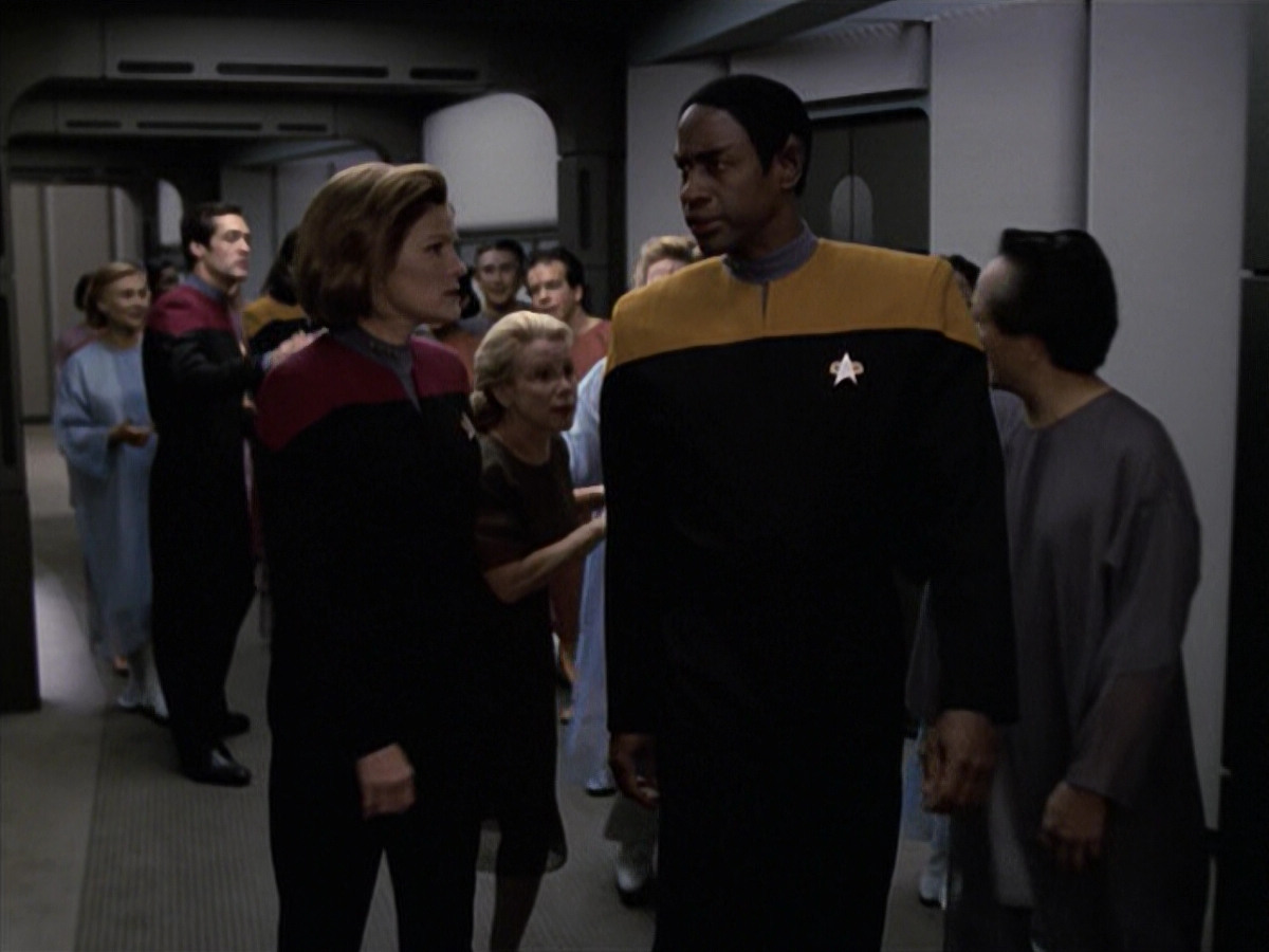 extant_StarTrek_VOY_6x13-Virtuoso_01651.jpg