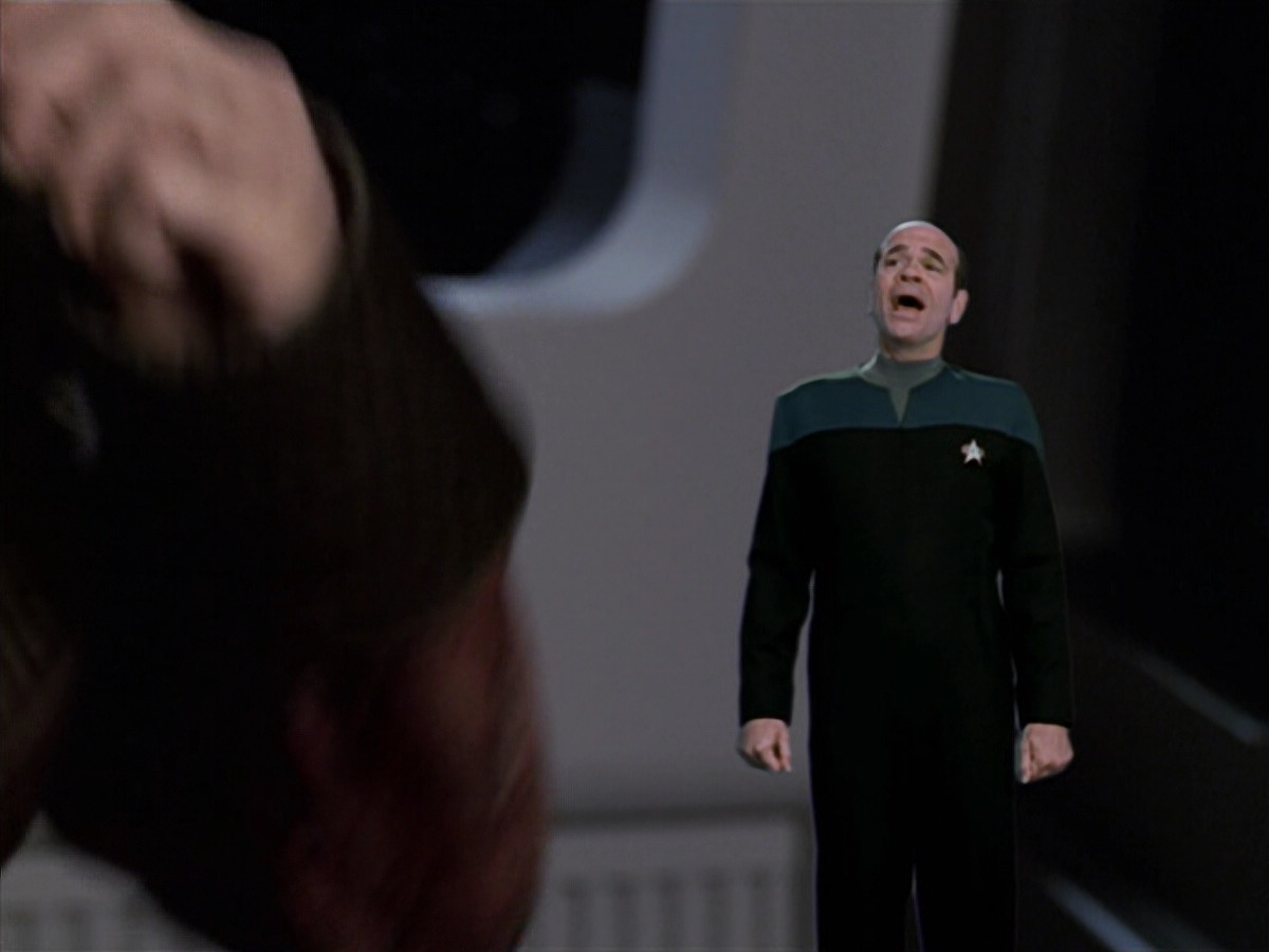 extant_StarTrek_VOY_6x13-Virtuoso_01669.jpg