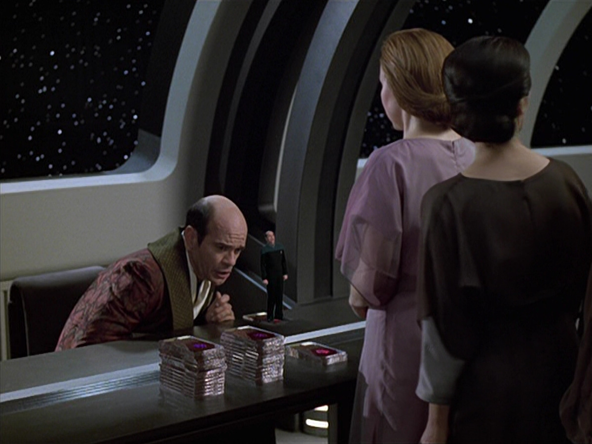 extant_StarTrek_VOY_6x13-Virtuoso_01685.jpg