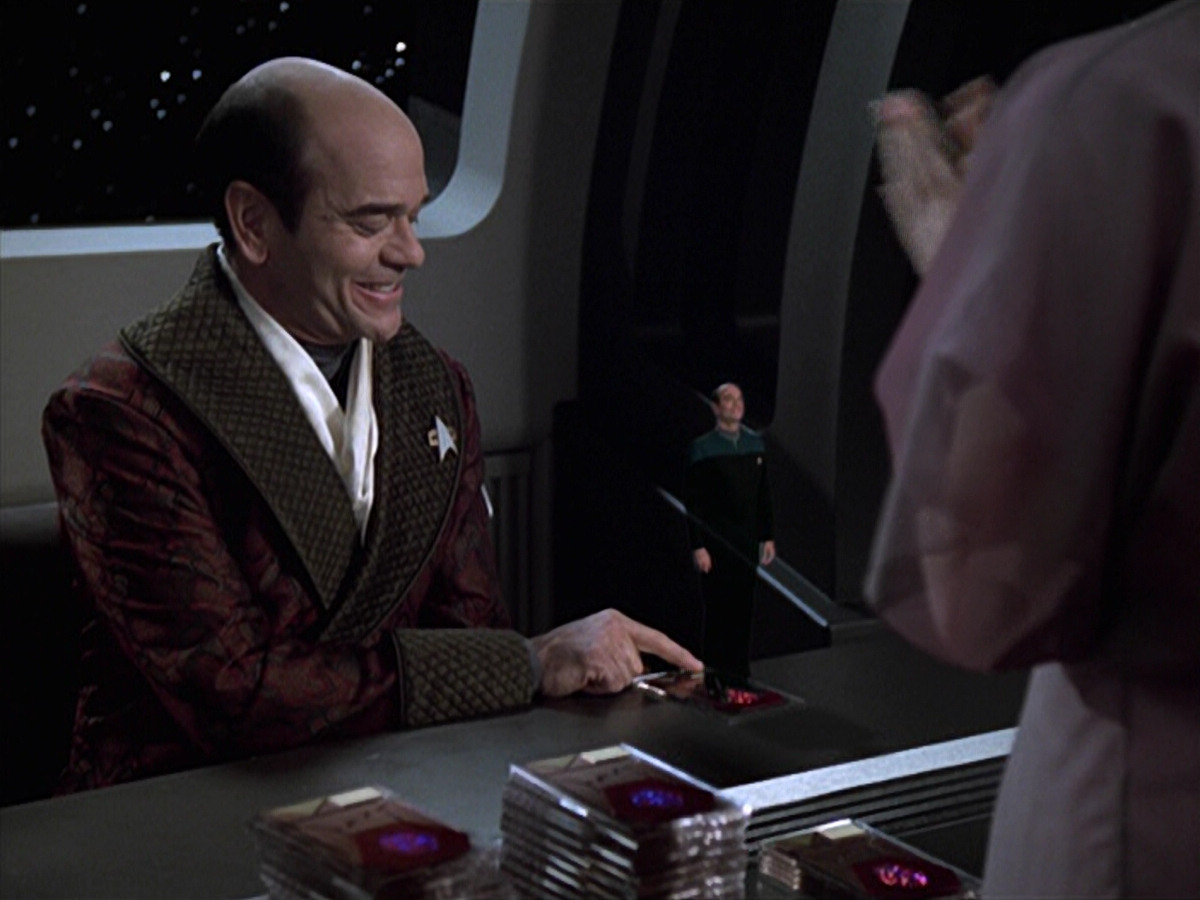 extant_StarTrek_VOY_6x13-Virtuoso_01699.jpg