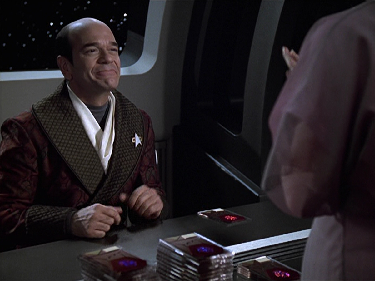 extant_StarTrek_VOY_6x13-Virtuoso_01700.jpg