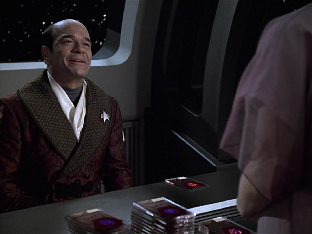 extant_StarTrek_VOY_6x13-Virtuoso_01704.jpg