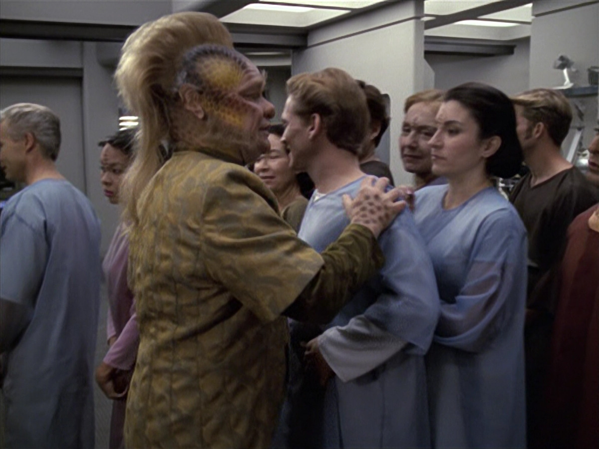extant_StarTrek_VOY_6x13-Virtuoso_01716.jpg