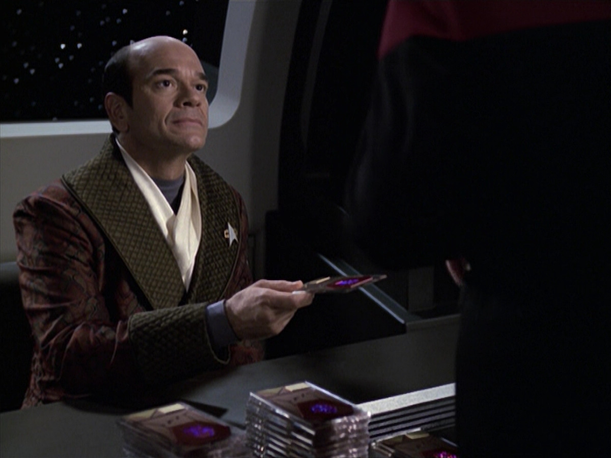 extant_StarTrek_VOY_6x13-Virtuoso_01743.jpg