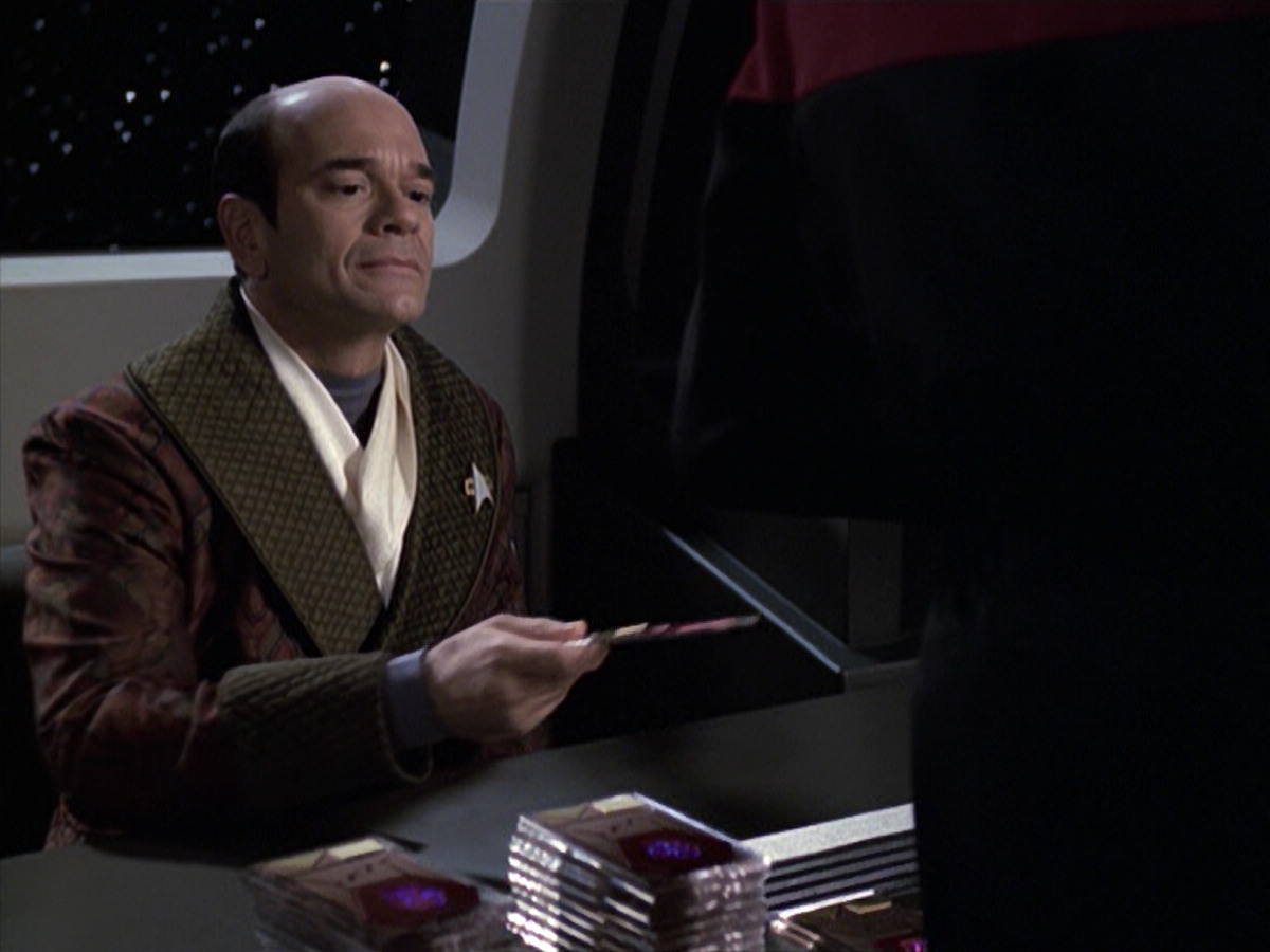 extant_StarTrek_VOY_6x13-Virtuoso_01744.jpg