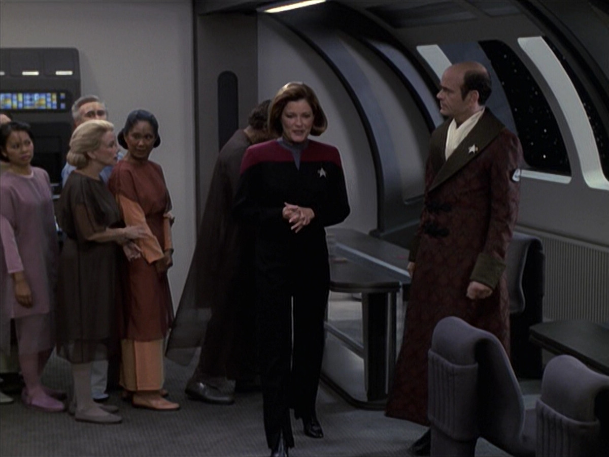 extant_StarTrek_VOY_6x13-Virtuoso_01749.jpg