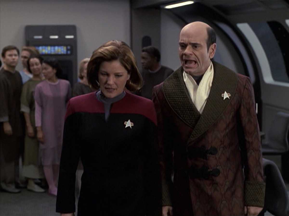 extant_StarTrek_VOY_6x13-Virtuoso_01755.jpg