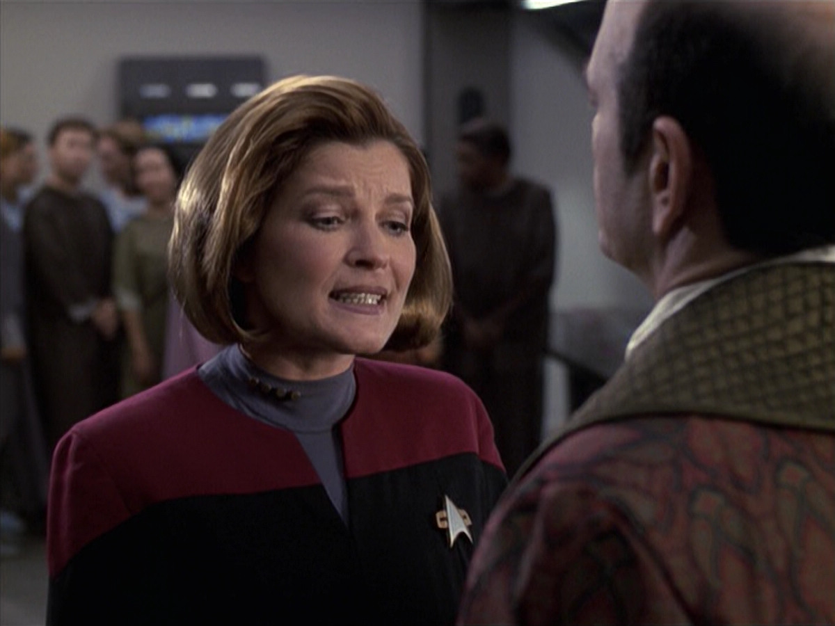 extant_StarTrek_VOY_6x13-Virtuoso_01782.jpg
