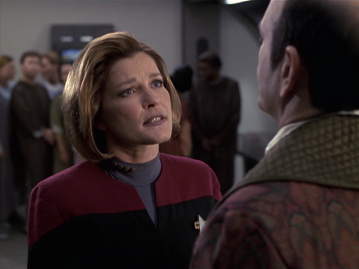 extant_StarTrek_VOY_6x13-Virtuoso_01784.jpg
