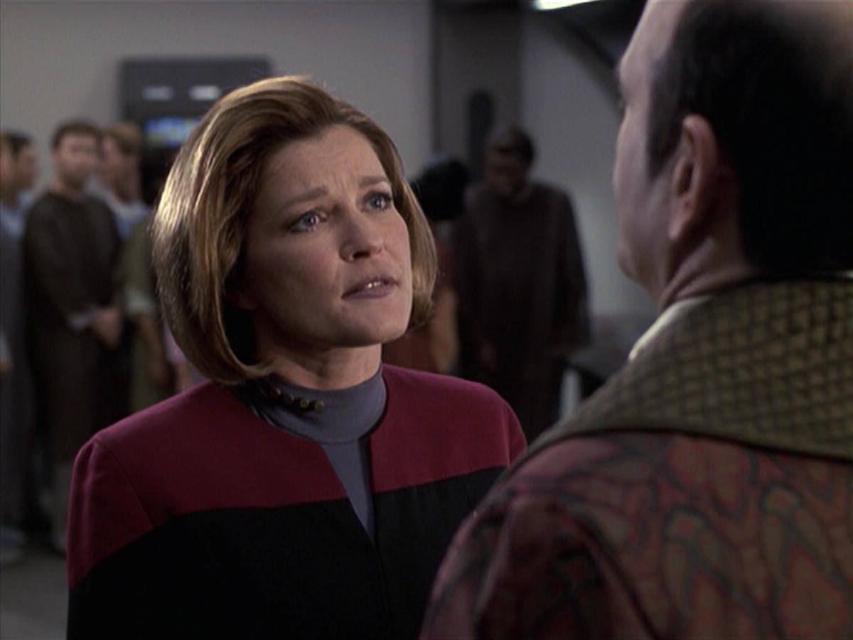 extant_StarTrek_VOY_6x13-Virtuoso_01785.jpg