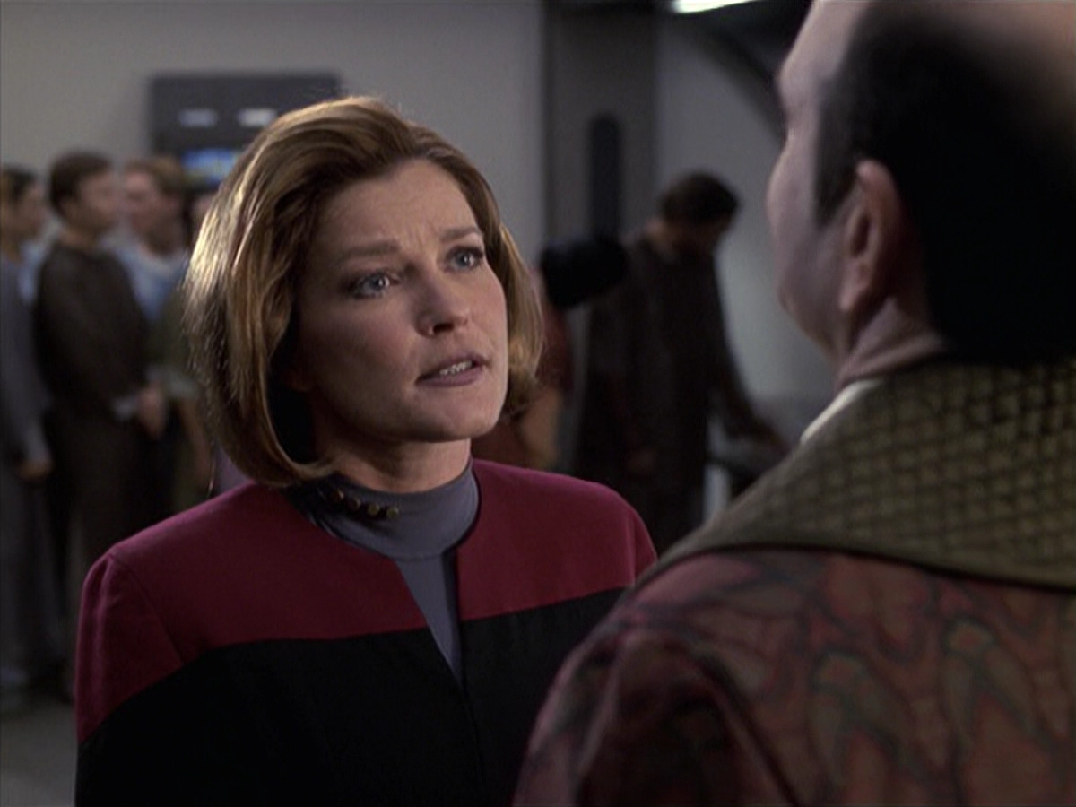 extant_StarTrek_VOY_6x13-Virtuoso_01787.jpg