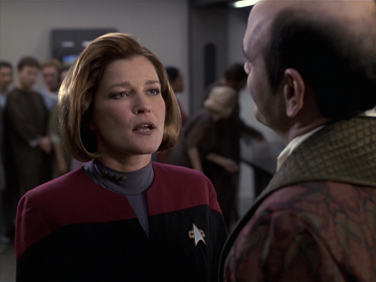 extant_StarTrek_VOY_6x13-Virtuoso_01796.jpg