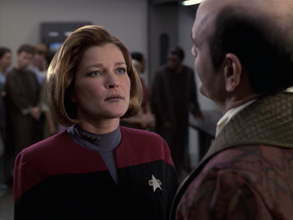 extant_StarTrek_VOY_6x13-Virtuoso_01797.jpg