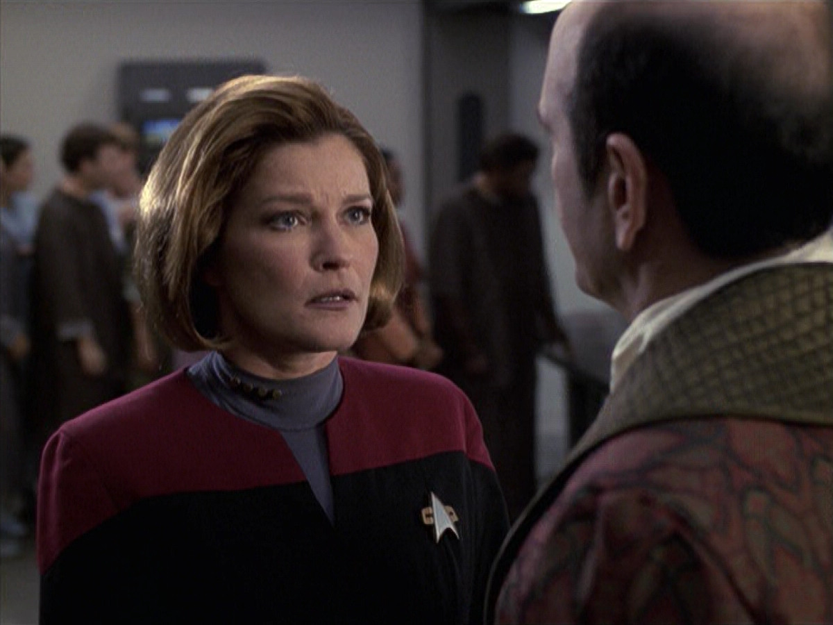 extant_StarTrek_VOY_6x13-Virtuoso_01804.jpg