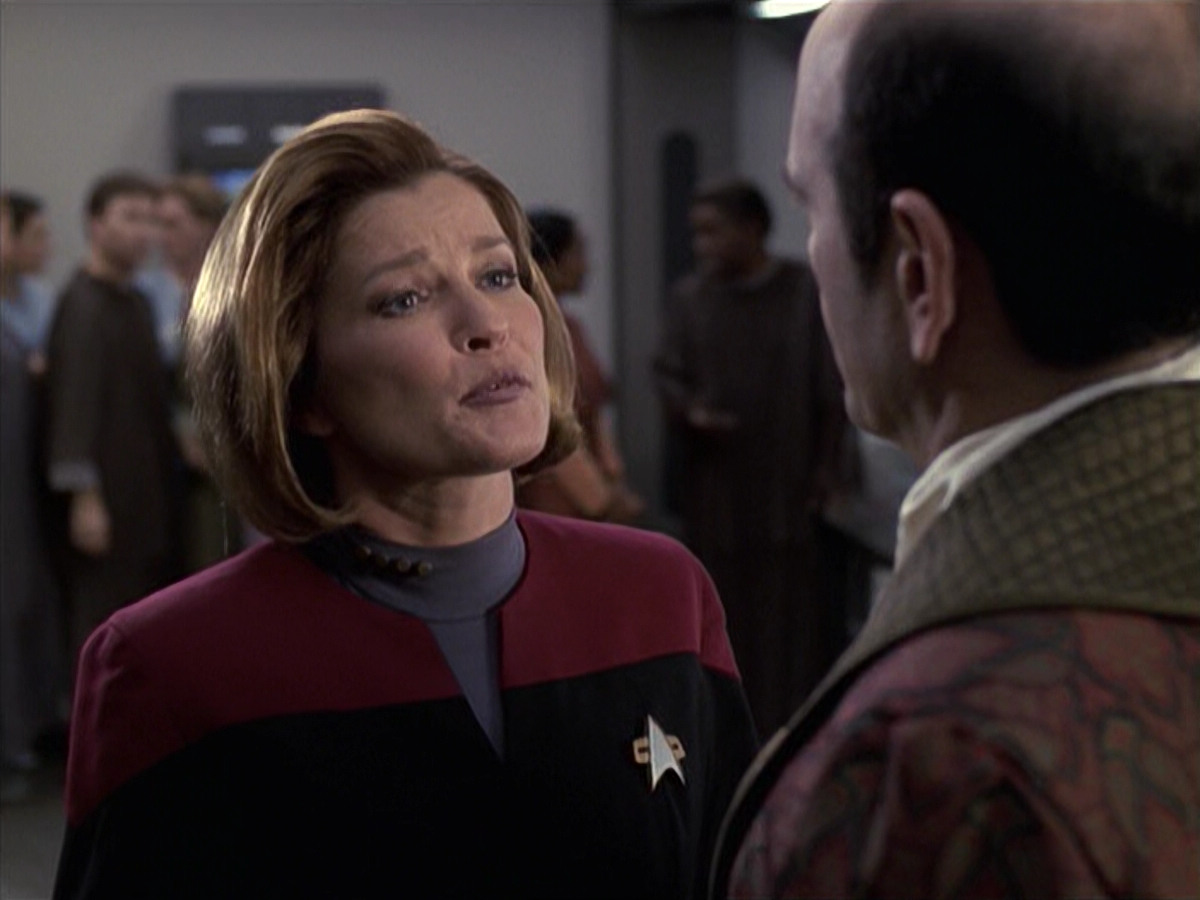 extant_StarTrek_VOY_6x13-Virtuoso_01807.jpg