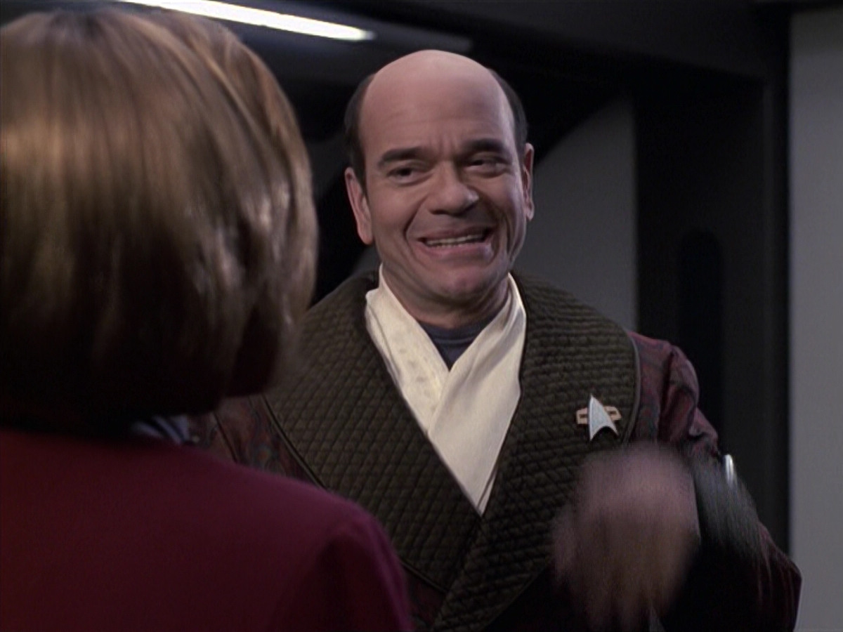 extant_StarTrek_VOY_6x13-Virtuoso_01810.jpg