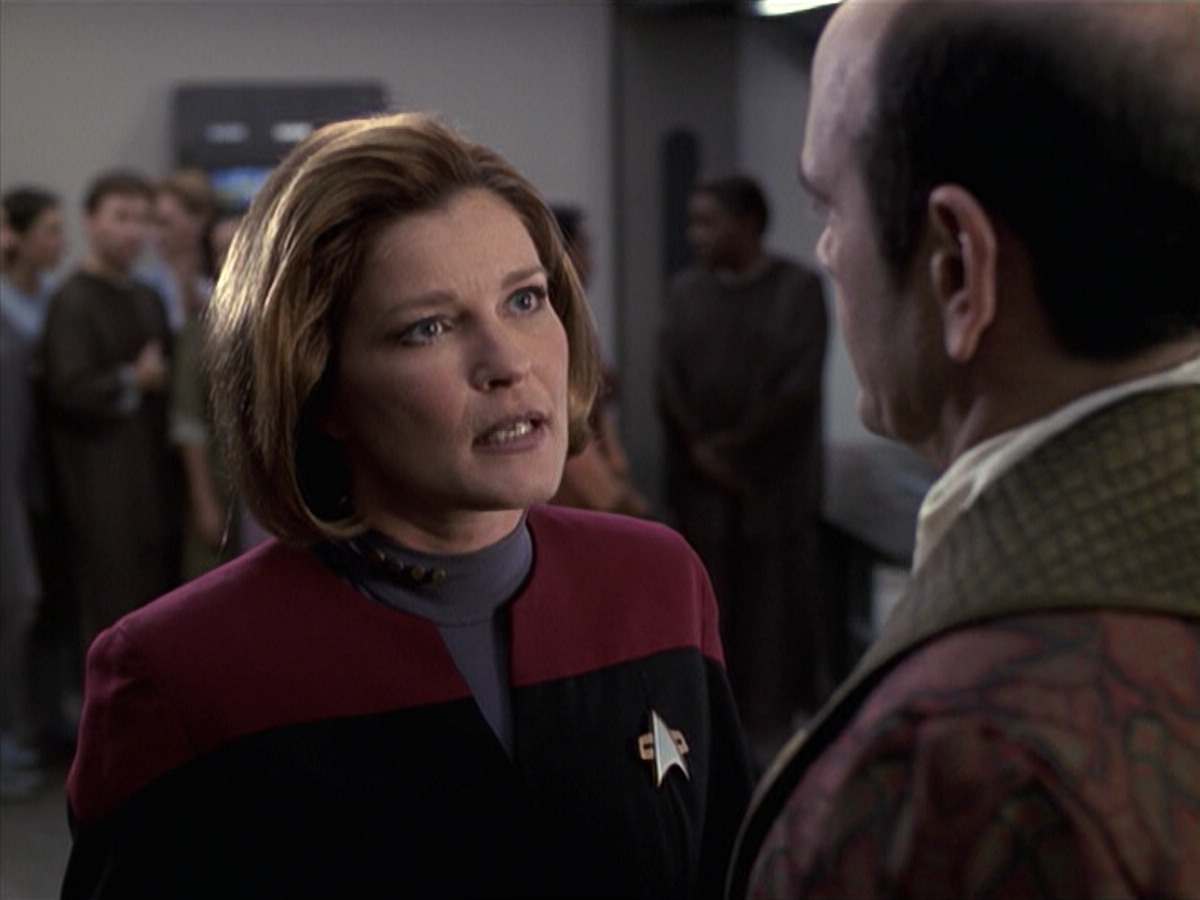 extant_StarTrek_VOY_6x13-Virtuoso_01825.jpg