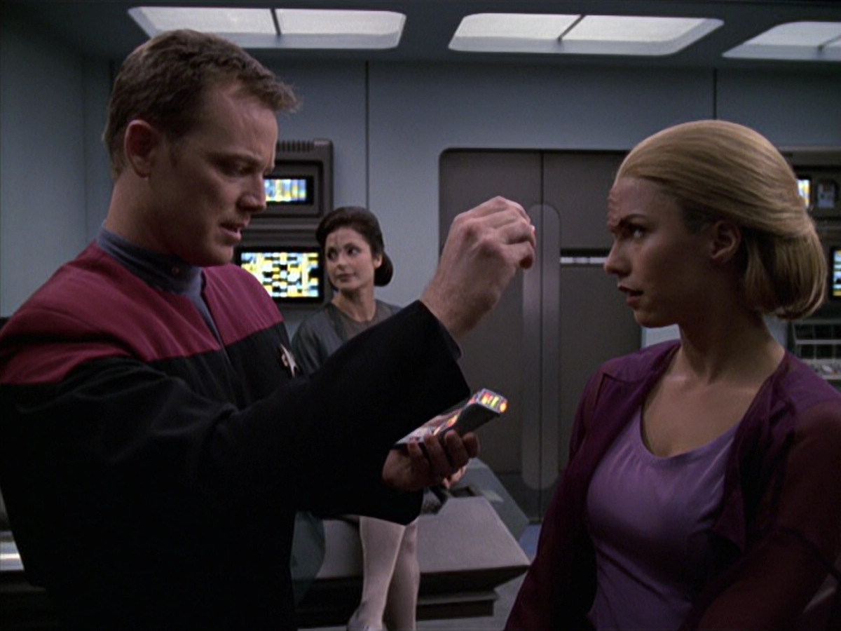 extant_StarTrek_VOY_6x13-Virtuoso_01835.jpg